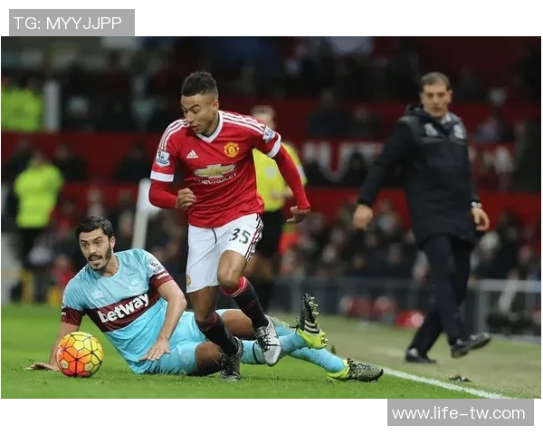 曼联主场迎战般尼茅夫争夺英超积分榜关键战役